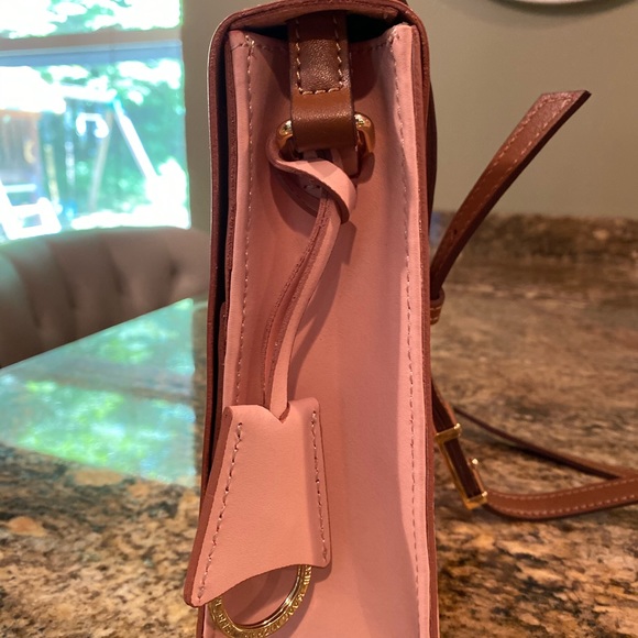 Isaac Mizrahi Blush Leather Shoulder Bag - Picture 4 of 6